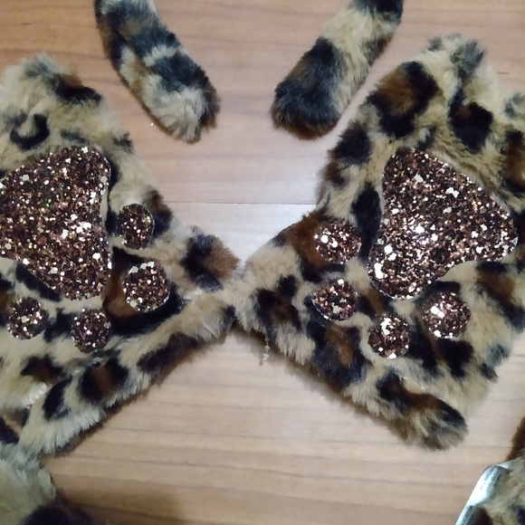 NWT "CLAIRES" 3PC accessories - Picture 2 of 4